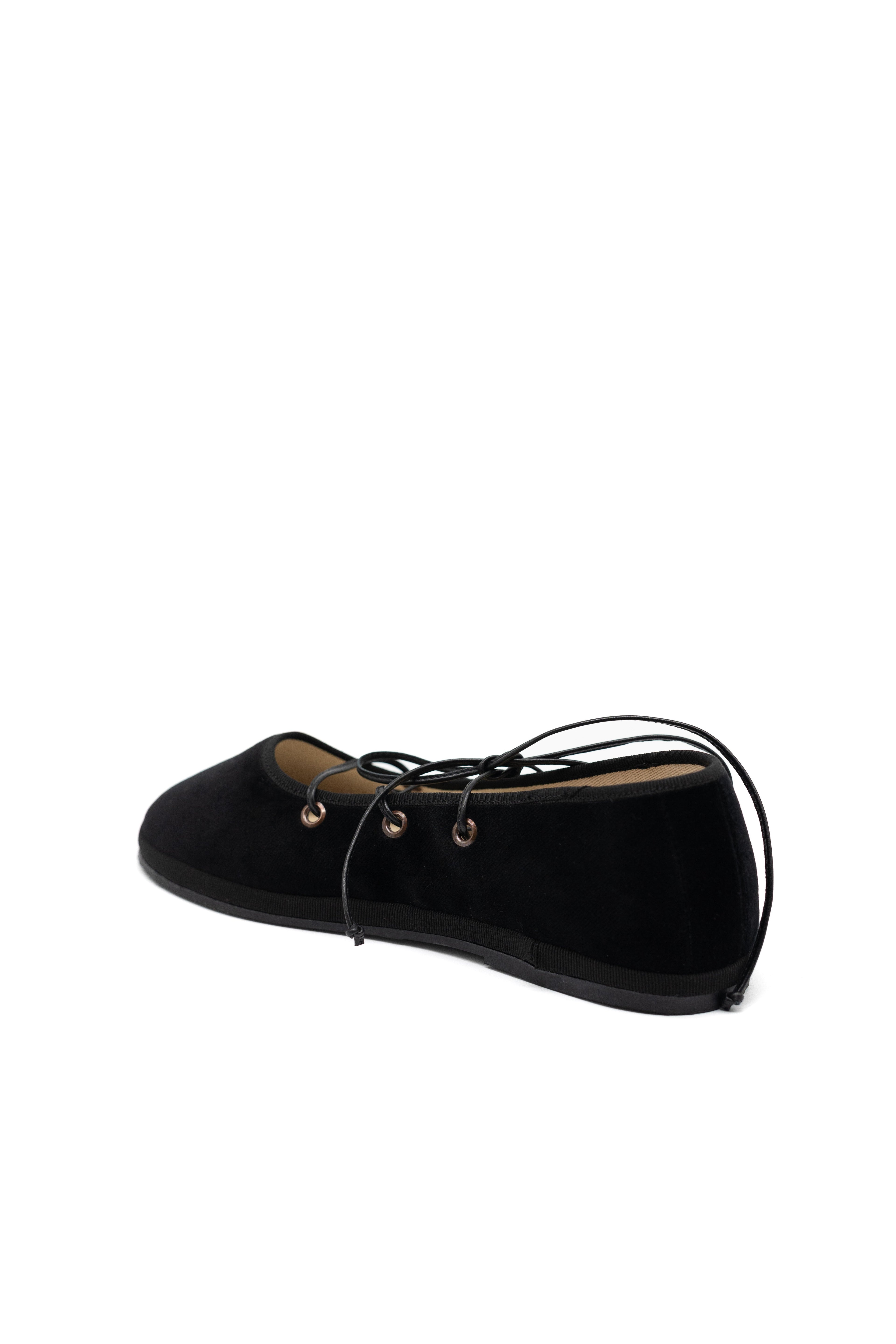 Handcrafted Gondolina Mascareta Ballet Flat in black velvet, featuring authentic Venetian design, Back view
