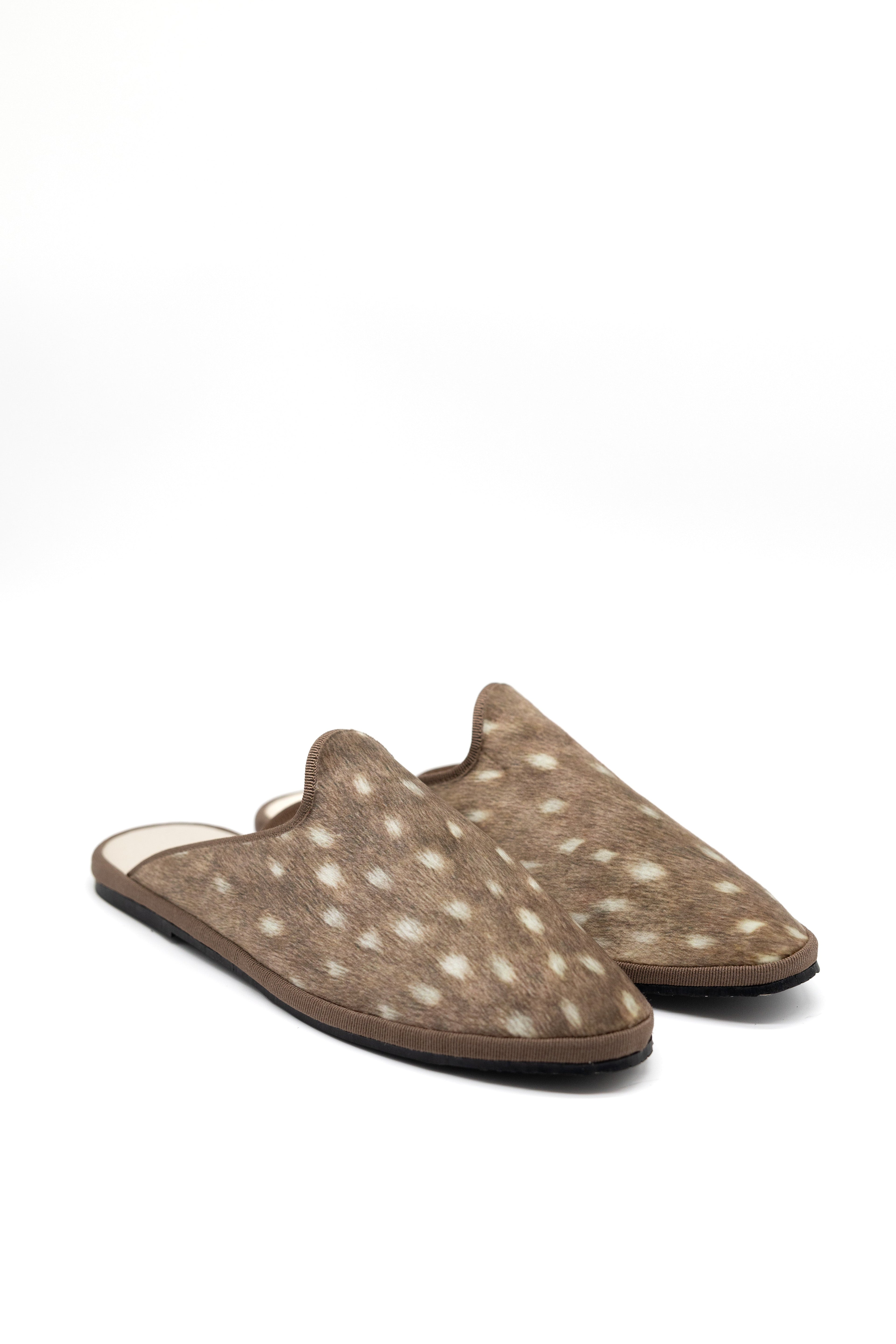 Handcrafted Gondolina Deer Mules with deer print, featuring authentic Venetian design, close-up