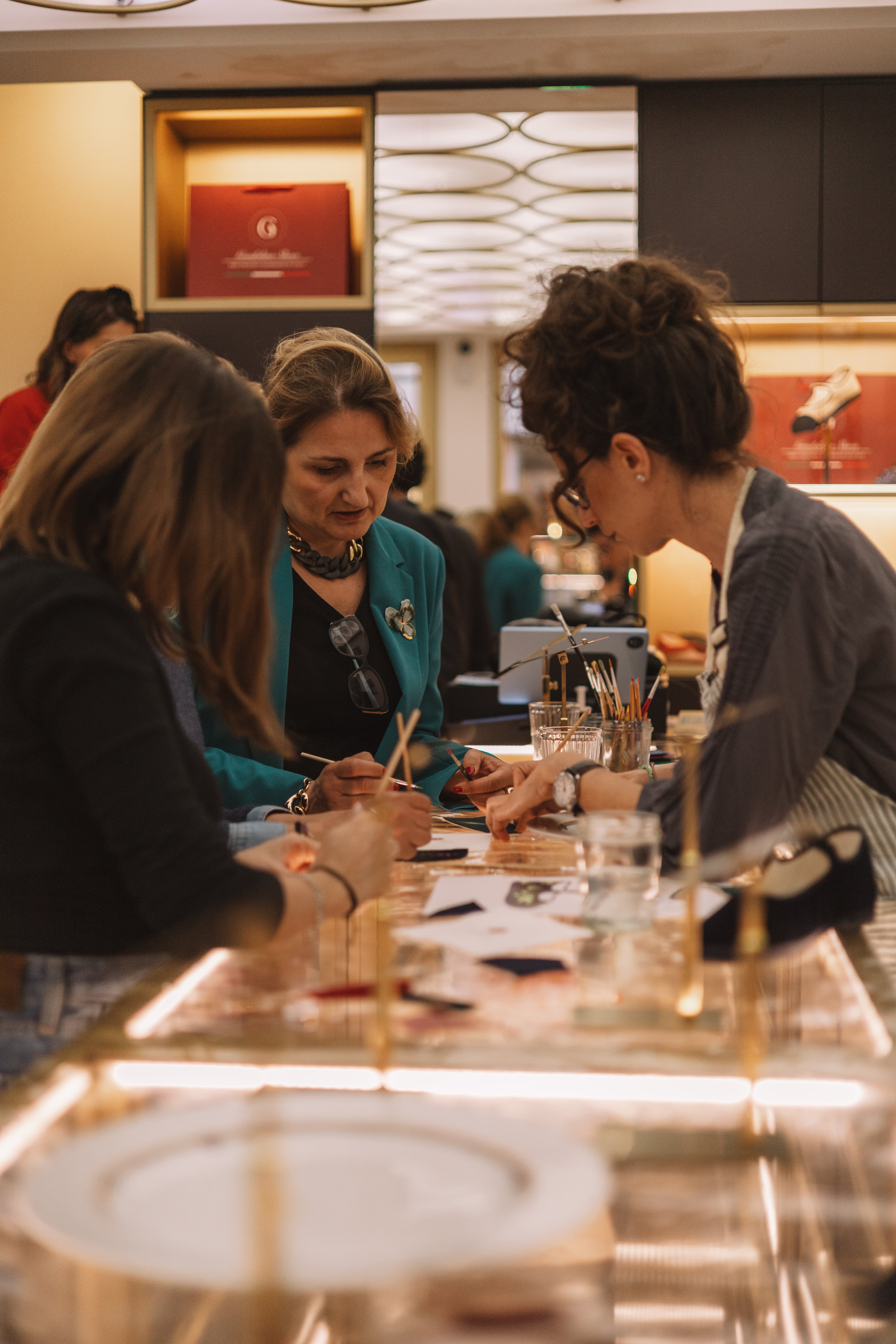 People interacting on gondolina event